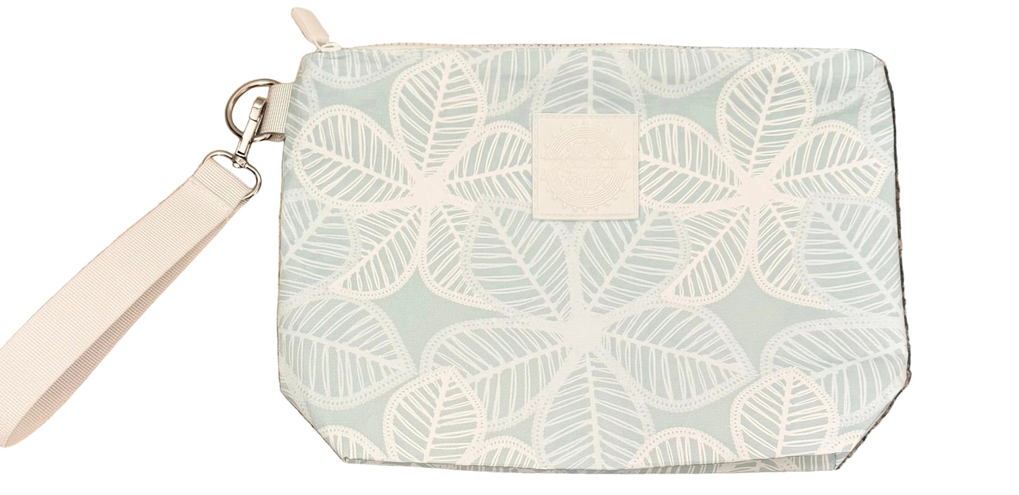 Iakwe Pouches